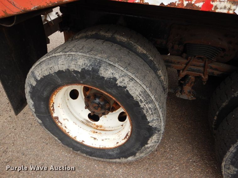 image for item DE4433 2001 Sterling LT7501 dump truck