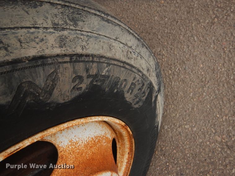 image for item DE4433 2001 Sterling LT7501 dump truck