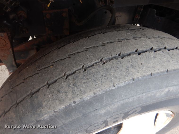 image for item DE4433 2001 Sterling LT7501 dump truck