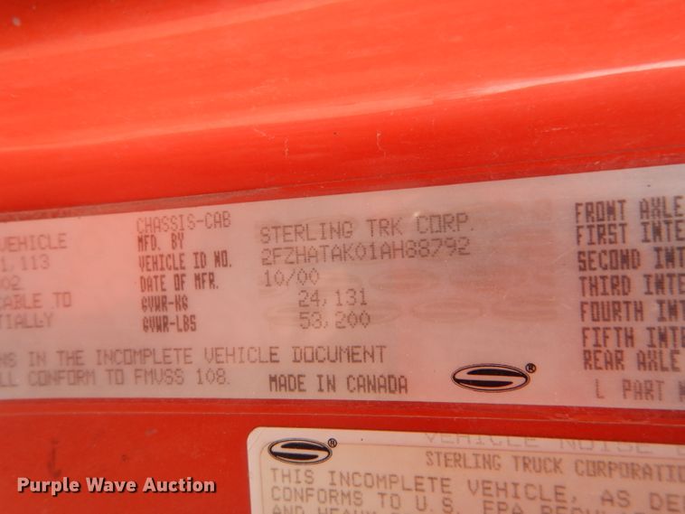 image for item DE4433 2001 Sterling LT7501 dump truck