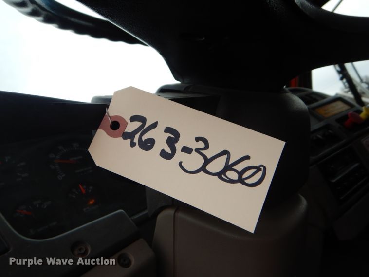 image for item DE4433 2001 Sterling LT7501 dump truck