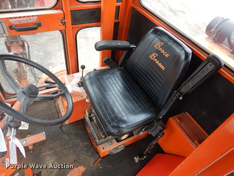 image for item DE4434 2006 Broce RJ-350 broom