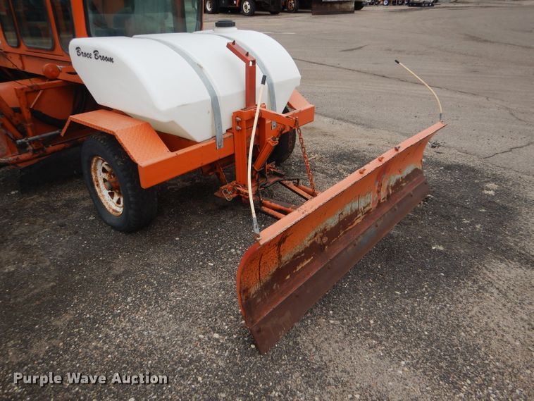 image for item DE4434 2006 Broce RJ-350 broom