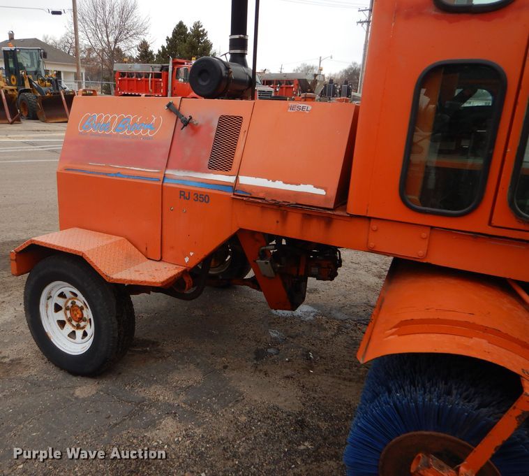 image for item DE4434 2006 Broce RJ-350 broom