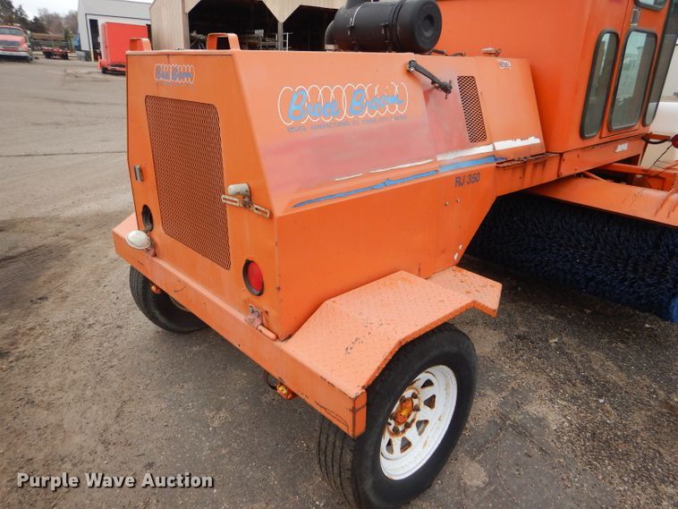 image for item DE4434 2006 Broce RJ-350 broom