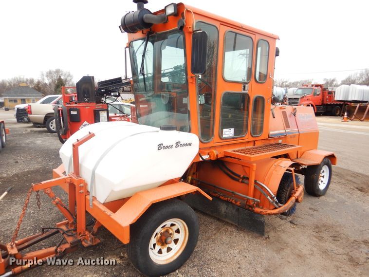 image for item DE4434 2006 Broce RJ-350 broom