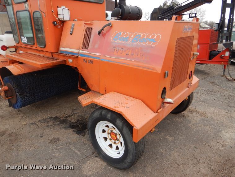 image for item DE4434 2006 Broce RJ-350 broom