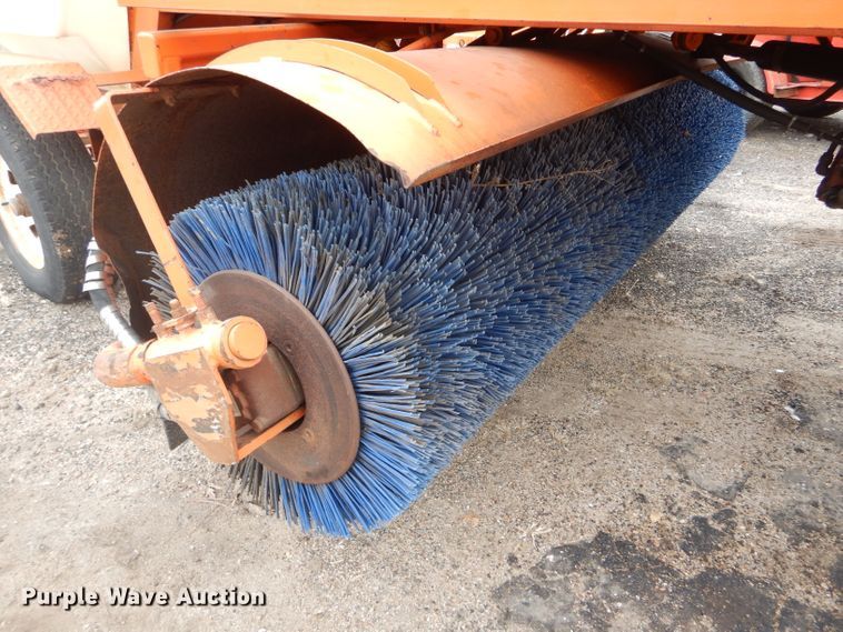 image for item DE4434 2006 Broce RJ-350 broom