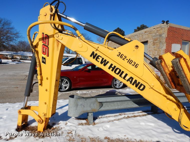 image for item DG6261 2006 New Holland B95 backhoe