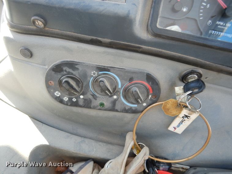 image for item DG6261 2006 New Holland B95 backhoe