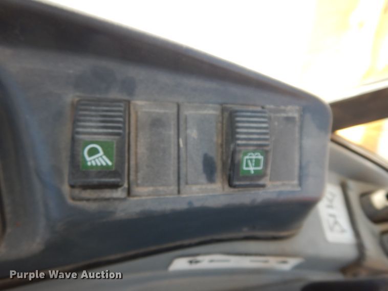 image for item DG6261 2006 New Holland B95 backhoe