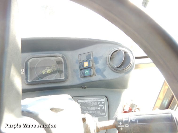 image for item DG6261 2006 New Holland B95 backhoe