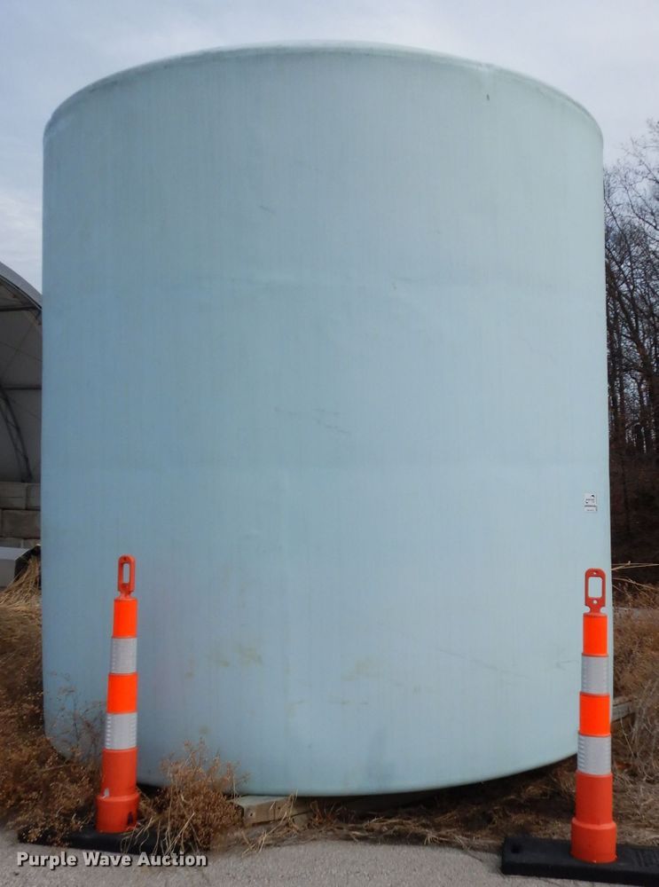 image for item DG6282 2002 Sprayer Specialist salt brine tank