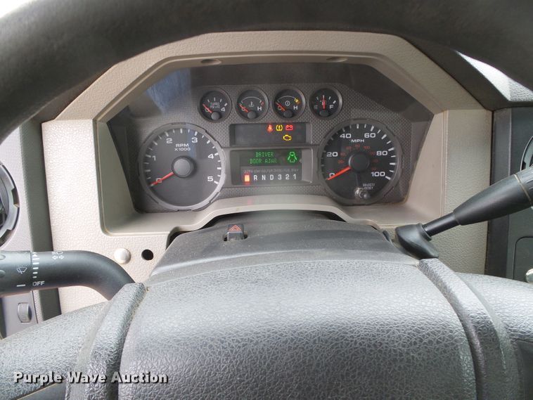 image for item DH4783 2008 Ford F250 Super Duty XL pickup truck