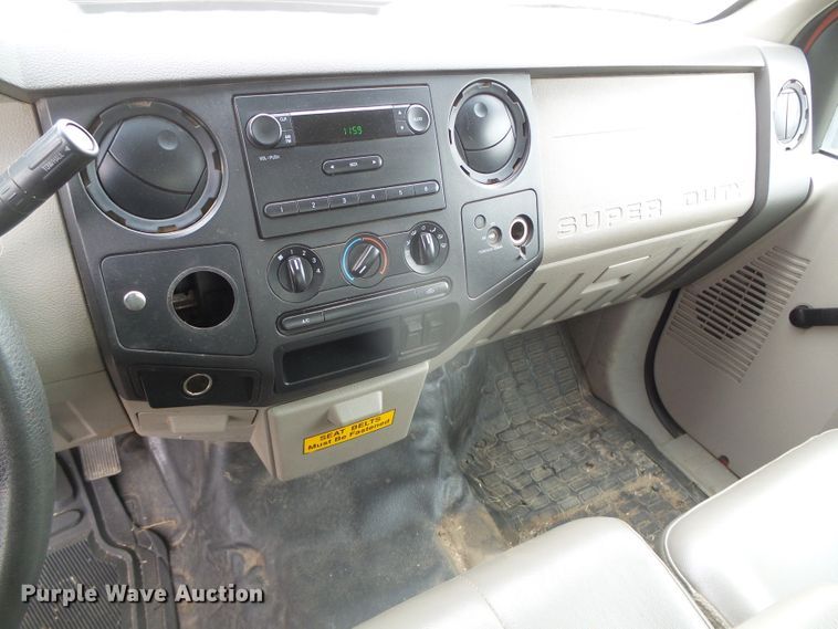 image for item DH4783 2008 Ford F250 Super Duty XL pickup truck