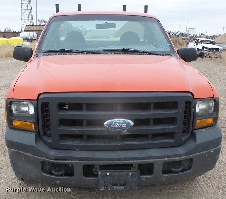 image for item DH4784 2006 Ford F250 Super Duty XL pickup truck