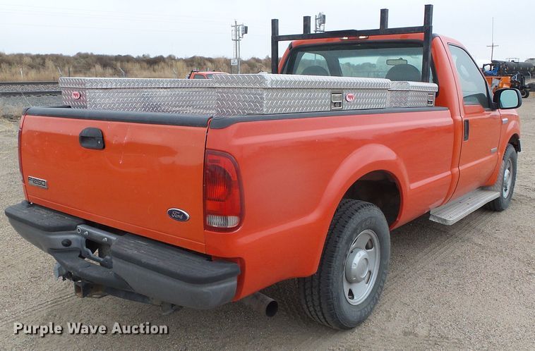 image for item DH4784 2006 Ford F250 Super Duty XL pickup truck