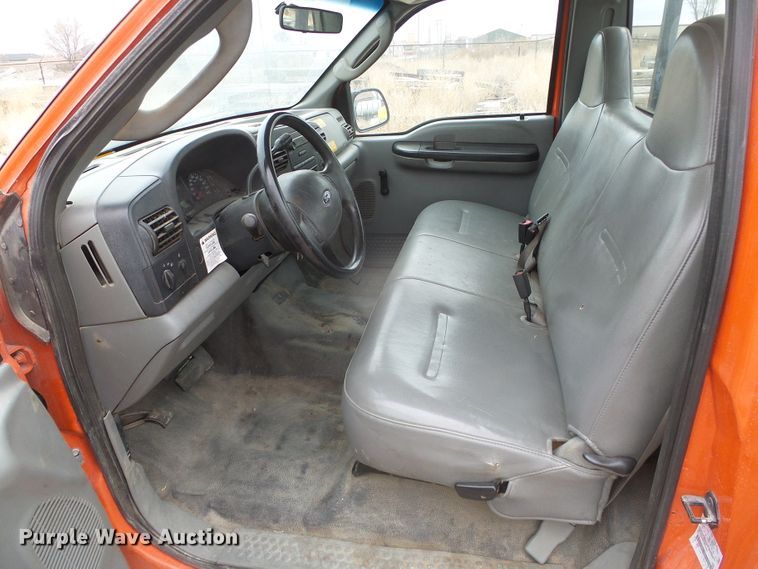 image for item DH4784 2006 Ford F250 Super Duty XL pickup truck