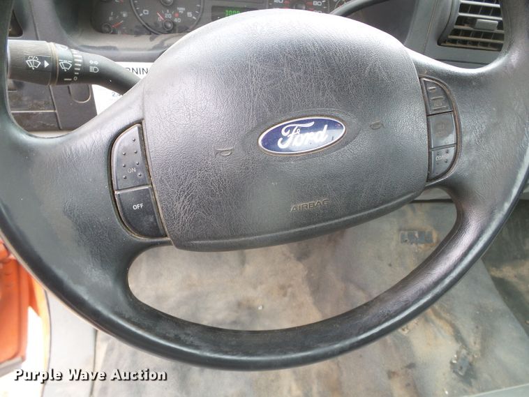 image for item DH4784 2006 Ford F250 Super Duty XL pickup truck