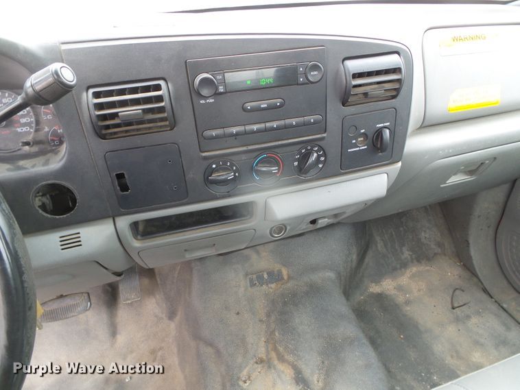 image for item DH4784 2006 Ford F250 Super Duty XL pickup truck