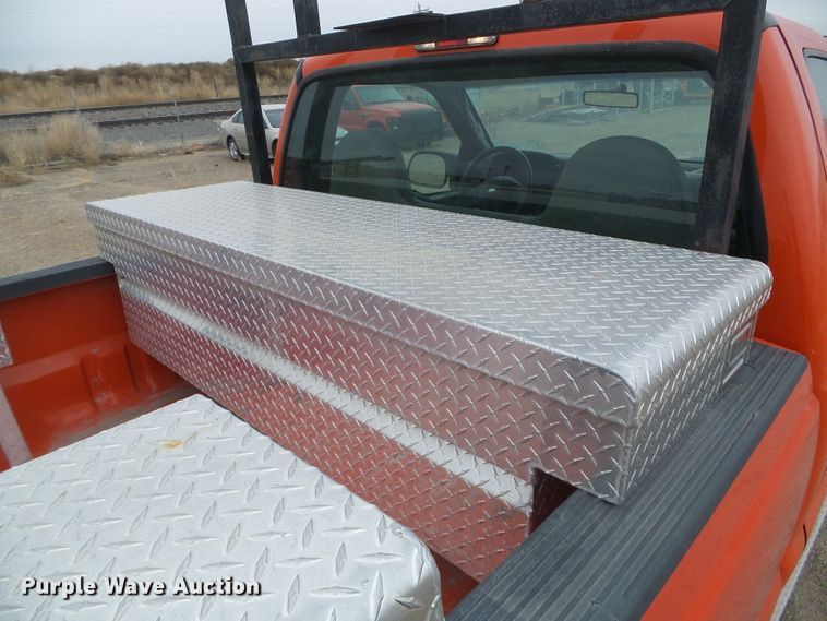 image for item DH4784 2006 Ford F250 Super Duty XL pickup truck