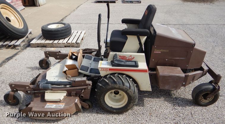 image for item EH9447 2004 Grasshopper 722D2 ZTR lawn mower