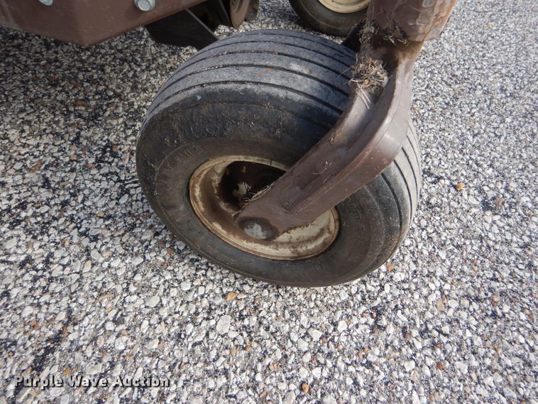 image for item EH9447 2004 Grasshopper 722D2 ZTR lawn mower