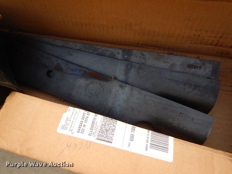 image for item EH9447 2004 Grasshopper 722D2 ZTR lawn mower