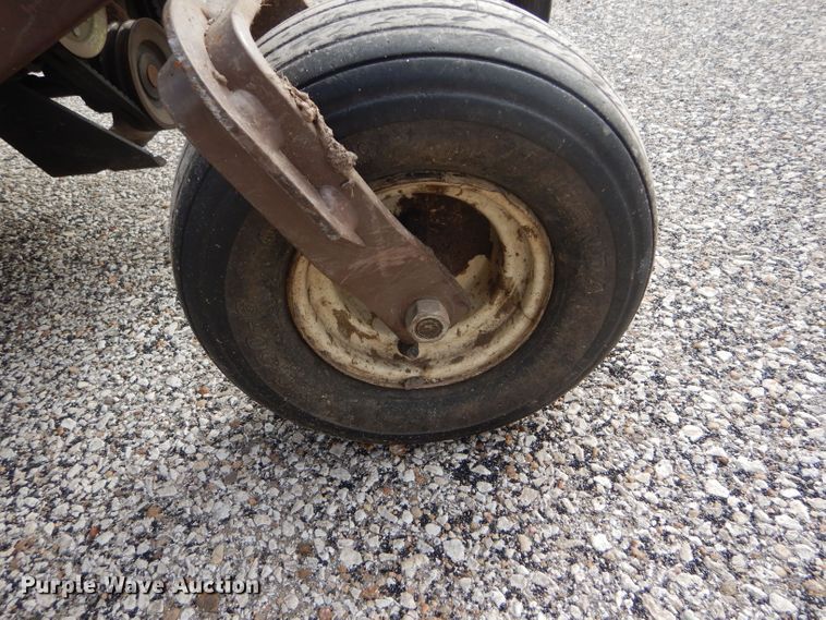 image for item EH9449 2004 Grasshopper 722D2 ZTR lawn mower