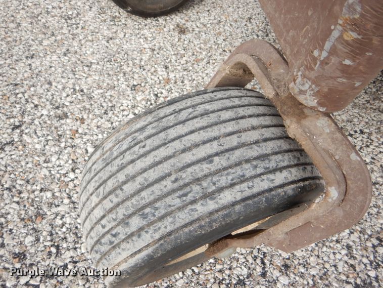 image for item EH9449 2004 Grasshopper 722D2 ZTR lawn mower