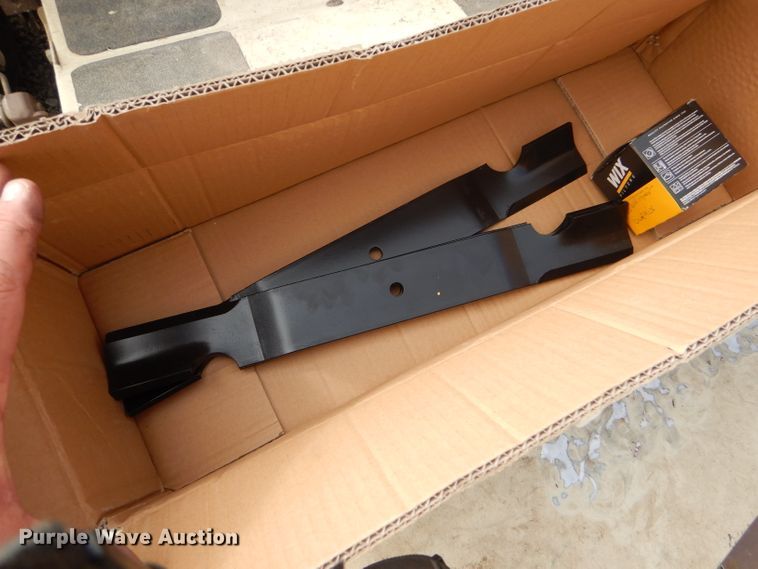 image for item EH9449 2004 Grasshopper 722D2 ZTR lawn mower