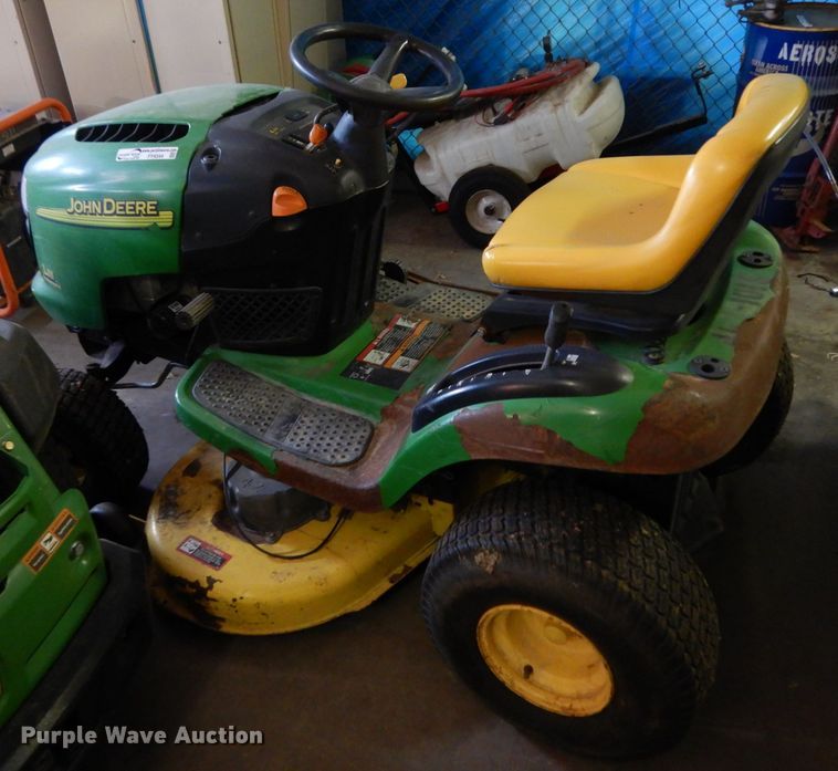 image for item FY9344 2005 John Deere L111 lawn mower