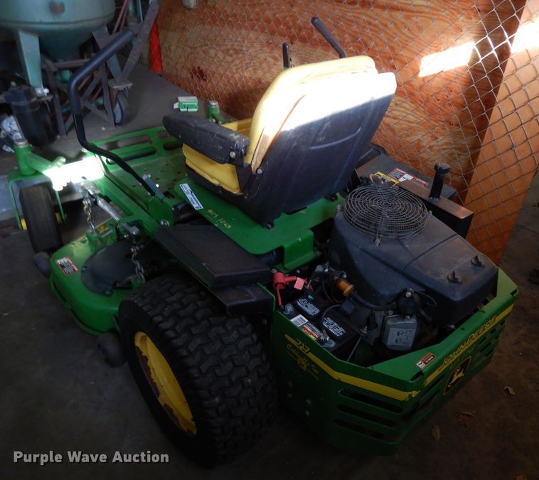 image for item FY9346 2003 John Deere 717 lawn mower