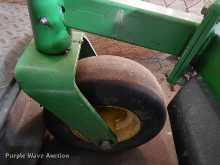 image for item FY9346 2003 John Deere 717 lawn mower