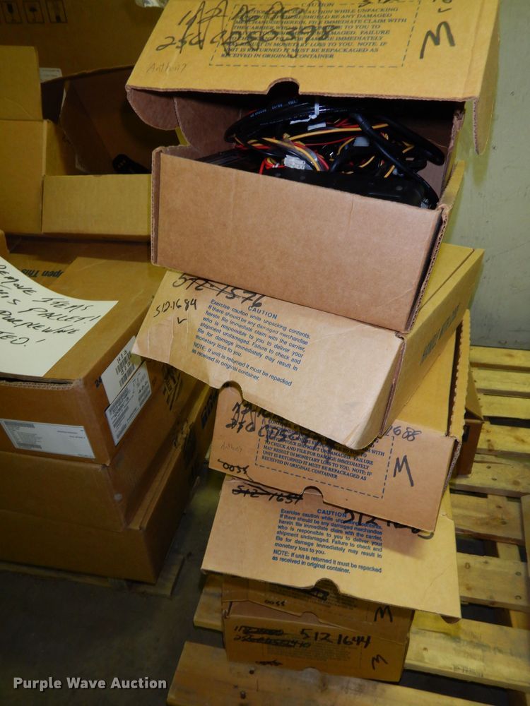 image for item FY9424 (174) Motorola portable radio adapters