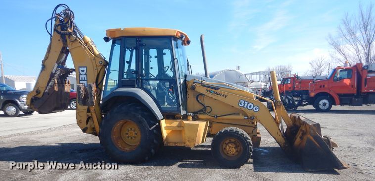 image for item GG9645 2003 John Deere 310G backhoe