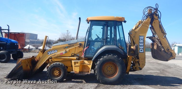 image for item GG9645 2003 John Deere 310G backhoe