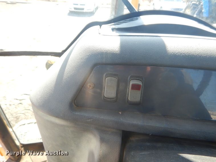 image for item GG9645 2003 John Deere 310G backhoe