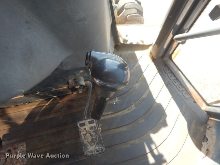 image for item GG9645 2003 John Deere 310G backhoe