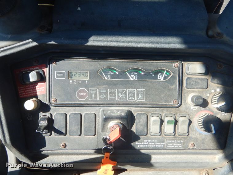 image for item GG9645 2003 John Deere 310G backhoe