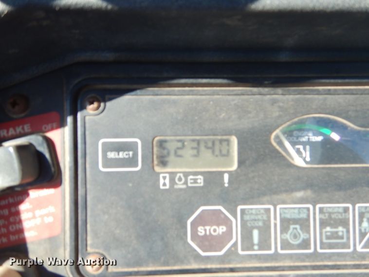 image for item GG9645 2003 John Deere 310G backhoe