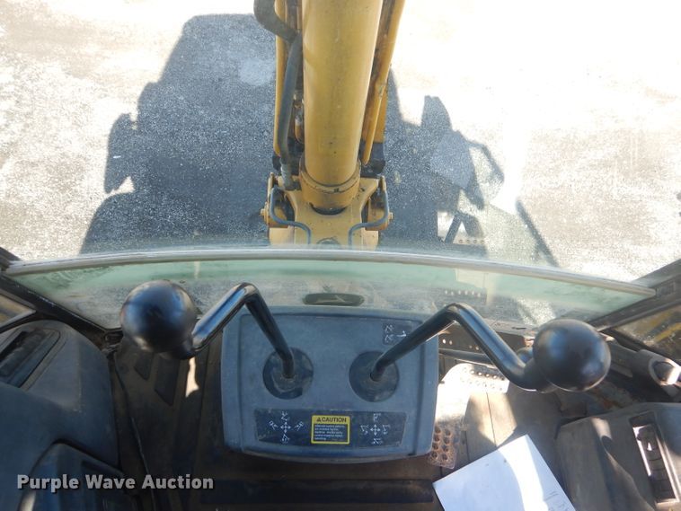 image for item GG9645 2003 John Deere 310G backhoe