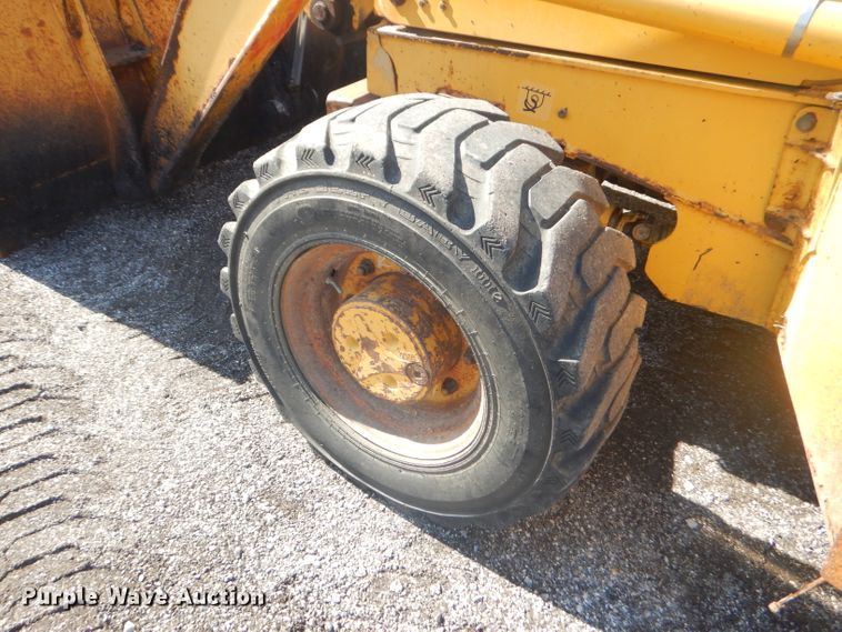 image for item GG9645 2003 John Deere 310G backhoe