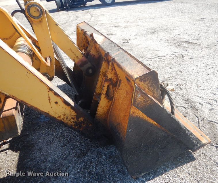 image for item GG9645 2003 John Deere 310G backhoe