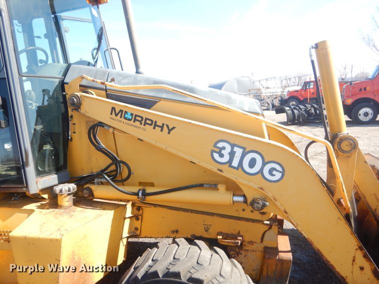 image for item GG9645 2003 John Deere 310G backhoe
