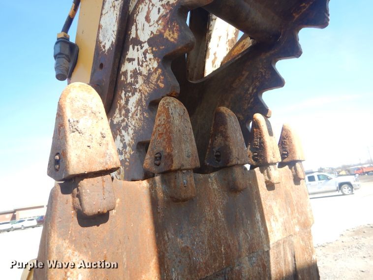 image for item GG9645 2003 John Deere 310G backhoe