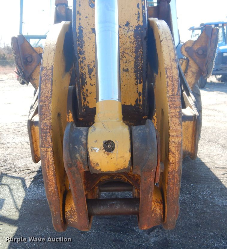 image for item GG9645 2003 John Deere 310G backhoe