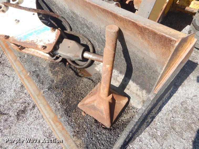 image for item GG9645 2003 John Deere 310G backhoe