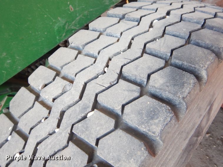 image for item GG9650 1997 Great Plains EWNG7-1008-0231 no-till grain drill