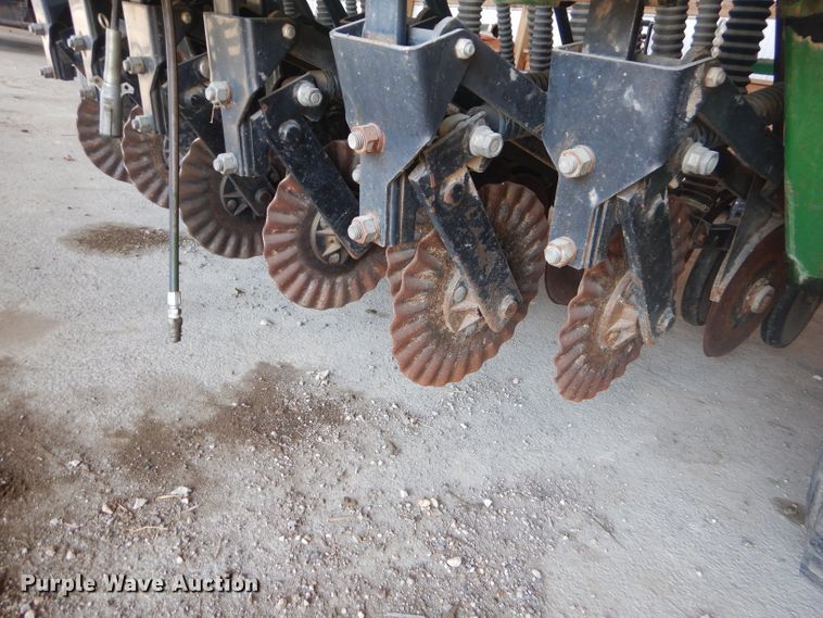 image for item GG9650 1997 Great Plains EWNG7-1008-0231 no-till grain drill